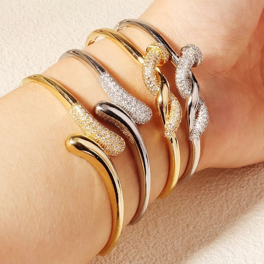1pcs Trendy Ti Stainless Steel Spike Wrap Nail Bent Nail Bracelet